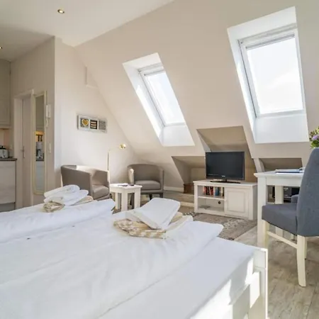 Strandnest 3 *